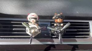 2Pcs Car Air Fresheners Cute Bear Pilot Automotive Air Outlet Creative Car Perfume Diffuser Automotive Accessories Air Vent Decoration with 8 Fragrant Tablets (Black 1+White 1)