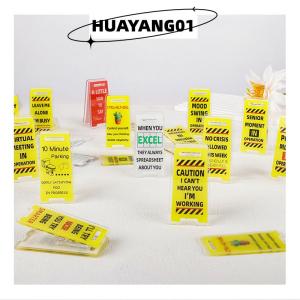 HUAYANG01 [2023 new HOT FASHION] lazlook ป้ายอะคริลิค ปล่อยให้ฉันอยู่คนเดียวฉันกำลังยุ่ง ของขวัญสำหรับตกแต่งสำนักงานที่น่าขบขันคลิปติดตั๋วบนเดสก์ท็อปสำหรับเพื่อนร่วมงาน
