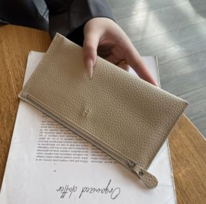 Korean Chic Ultra-Thin PU Leather Wallet with Phone Holder - Elegant Plain Design in Multiple Colors