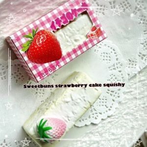Sweetbuns Strawberry Cake Squishy {⬇️More details /More pictures➡️}
