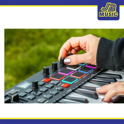 M-Audio Oxygen Pro Mini 32-Mini-key USB MIDI Controller With Beat Pads MIDI assignable Knobs Buttons & Faders and Software Suite Included (MIDI Controller)