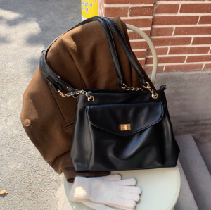 IELGY Korean version of fashion large capacity simple ins retro shoulder bag wild one-shoulder diagonal large bag female