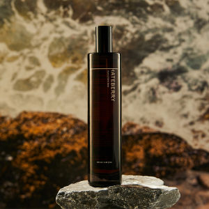 HATEBERRY SCENT สเปรย์ใช้สำหรับห้องและผ้า กลิ่น Sea & Cypress Sound ขนาด 100 มล.