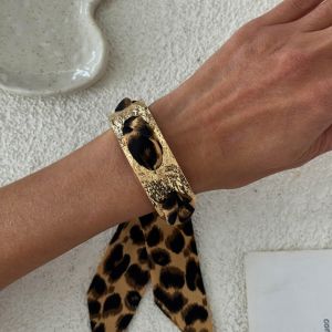 GENENIC Họa tiết da báo Vòng tay lụa kiểu khăn quàng cổ Được bọc bằng ruy băng Vàng Vòng tay kim loại bản rộng Sang trọng Retro Vòng đeo tay phong cách dân tộc Phụ nữ