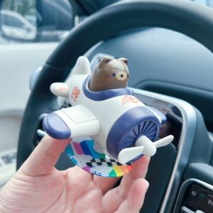 【Wilber】COD ตุ๊กตาหน้ารถ เครื่องบินขนาดเล็ก พลังงานแสงอาทิตย์ สามารถหมุนได้ ตกแต่งคอนโซล ตกแต่งรถ