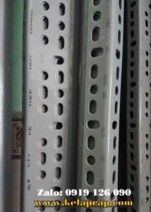 Thép V lỗ dày 2ly đúng. Quy cách: thanh 1m - V3x3/V4x4/V3x5/V4x6. Nhận lắp đặt Kệ Kho Chứa Hàng