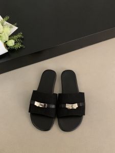 [Free Shipping] First Encounter Seasonal Square-Toe Buckle Strap Flat Sandals for Women Summer Outdoor Wear 2026 New Model Suitable for Pairing with Skirts for Vacation