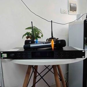 MICRO KHÔNG DÂY AVPRO KP-550II