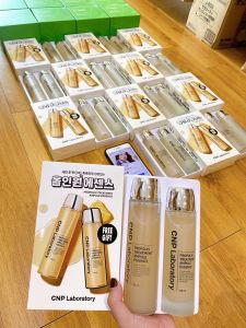 [CNP]Nước Thần Keo Ong Phục Hồi Da CNP Laboratory Treatment Ampule Essence 100ml và 150ml
