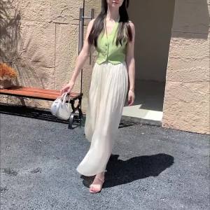 SNUG ร้านอาหารในออฟฟิศพร็อพเพอร์เชอร์กระโปรงกางเกงลำลองขากว้างดีไซน์โดดเด่นดูผอมสไตล์ฝรั่งเศสอีกครั้งในปี2024