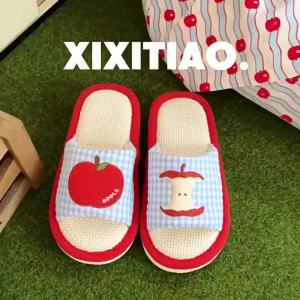 XIXITIAO รองเท้าใส่อยู่บ้านสไตล์ลำลองสำหรับห้องแอร์รองเท้าแตะผ้าฝ้ายในร่มรองเท้าพื้นนุ่มสำหรับนักเรียนแอปเปิ้ลสีแดงลายตารางน่ารักสำหรับฤดูใบไม้ผลิฤดูร้อน