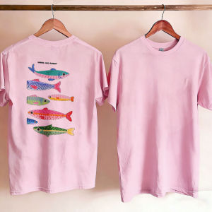 [Local Stock] HBESTY  Colorful Fish Illustrations Vertical Arrangement School Fish Mariana Pink Crew Neck Short Sleeves T-Shirt High Quality Cotton