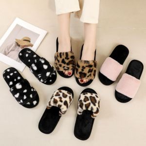 CHAOSON ป้องกันการลื่น รองเท้าแตะขนปุยเสือดาว กันลื่น ลำลองแบบสบายๆ รองเท้าแตะนุ่มๆ สะดวกสบายสบายๆ รองเท้าสำหรับเด็ก รองเท้าแตะที่อบอุ่นในฤดูหนาว ในร่ม