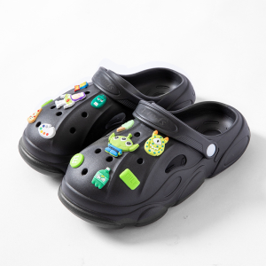 Cartoon Hole Shoes - (Size 36-45) Black And White Couple Shoes With Breathable And Non Slip Heel Strap Design
