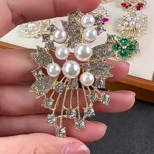 Crystal Pearl Brooch Collection Rhinestone Statement Pins Fashion Jewelry 18 Styles