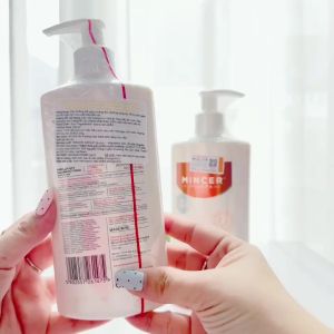 Sữa Dưỡng Thể Dưỡng Trắng Mincer Pharma Vita C Infusion Body Lotion 250ml - giúp điều chỉnh sắc tố da mạnh mẽ thông qua khả năng chống oxy hoá ức chế sản sinh hắc sắc tố đồng thời ngăn chặn các tác động có hại từ môi trường đến làn da giúp làn da đều