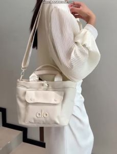 Hot Sale ALO Yoga Tote Bag Women Large Capacity Waterproof Crossbody Handbag Multi Pocket Commute Travel Gym Shoulder Bag