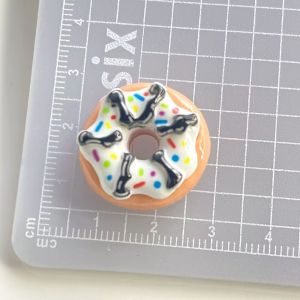10 / 100 cái Bánh rán nhựa Thu nhỏ Flatback Nhà búp bê Trang trí nội thất Phụ kiện Bùa Tự làm Đồ thủ công Sổ lưu niệm2026