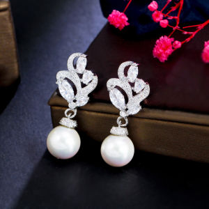 SEQUITO Noble Women Jewelry White Color Plated Inlay AAA Cubic Zircon Crystal Stone Hollow Long Drop Earrings with Big Pearl Bridal Wedding Costume Jewellery SE772