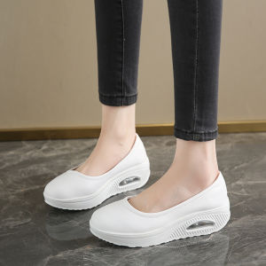 ร้านค้าส่งไว สินค้าพร้อมส่งจากไทย รองเท้าคัชชูหนังนิ่ม ถนอมเท้า เพื่อสุขภาพ รองเท้าใส่ทำงาน ทรงสวย สุภาพ น้ำหนักเบา เดินสบาย ลดความปวดเมื่อย รองเท้าสีขาว รองเท้าสีดำ รองเท้าพยาบาลนุ่มๆ ถ่ายจากสินค้าจริง เหมือนแบบเป๊ะๆ