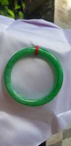 Vòng cẩm thạch Lý Đậu 48mm Size vòng 48mm x cọng 7mm xanh ngọc bông đậu Nữ tay nhỏ 30kg - 48kg đeo ạ có 650k ạ