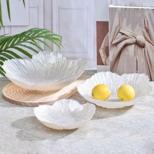 JIAOD Flower-shaped Art Glass Bowl Crystal Glass Versatile Candy Tray Modern Pearl White Fruit Plates Bowl Fruits