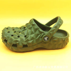 Free Shipping Croos WomenS Summer Thick-Soled Non-Slip Closed-Toe Sandals Perfect For Outdoor Wear EVA Beach Flip-Flops