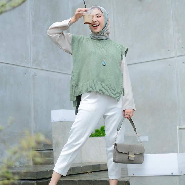 Rompi Tali Rajut Illo Vest Knit Rompi Andin Vintage Basic Fashion