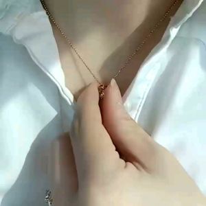 La Vienne - Axellia - Kalung Titanium Wanita Anti Karat - Perhiasan Perempuan Mewah dan Elegan