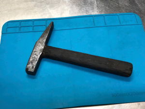 Búa đầu dài cũ xưa dùng tốt