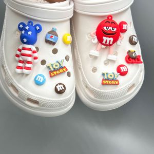 Crocs jibbitz quyến rũ Giày phụ kiện hoa M đậu Dễ thương DIY 3D Gấu hung bạo giày trang trí khóa cho CROCS
