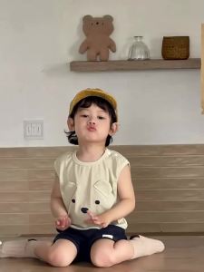 Baby summer clothing lightweight childrens bear outfit for summer 2026 Korean-style childrens clothing boys short-sleeve shorts set