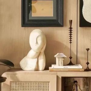 Sacesr Artistic Sculptures Retro Atmosphere Sculptures Little Girl Avatar Creative Statues Interior Room Decoration Accessories 3T7R1