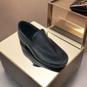 2025 MenS Casual Leather Shoes Slip-On Loafers Simple MenS Shoes Soft Sole Soft Surface MenS Casual Leather Shoes