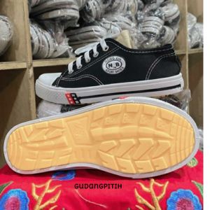 SEPATU SEKOLAH PENDEK N/B IMPORT SDSMPSMA TERLARIS