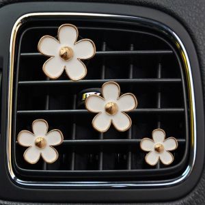 4Pcs/Set Cute Flower Car Air Freshener Air Outlet Clip Scent Flower Car Aircond Perfume Accessories