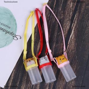 [COD] Technicolore 1PC 1:12 dollhouse ขวดน้ำขนาดเล็กพร้อมสายคล้องตุ๊กตาอุปกรณ์เสริม