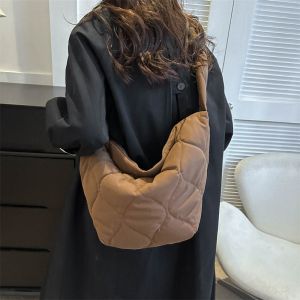 Solid Color Crossbody Bag for Women: A Stylish & Practical Choice