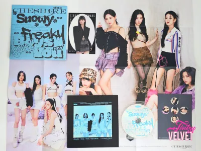 TWITZY VELVET Official Itzy Cheshire Special Edition Unsealed Albums Yeji Lia Ryujin Chaeryeong Yuna