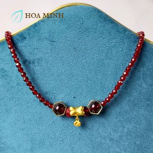 Chuỗi cổ choker 38cm chất liệu đá Mã Não đỏ rượu cắt giác size 3.9 li phối charm nơ xi vàng | Hoa Minh Gem