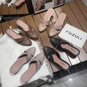 [Free Shipping] Womens high-heeled sandals for outdoor wear new summer casual fashion pointed toe chunky heel black shoes