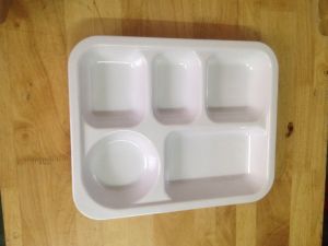 Khay 5 phần - KH53 nhựa melamin kích thước 295 - 245 - 4 cm nặng 400 gam không nắp đựng cơm cho học sinh