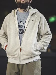 《1115》แบรนด์ MADEN สไตล์ชุดทำงาน 2025 สไตล์นักเรียนใหม่ สไตล์อเมริกันแฟชั่น เสื้อกันหนาวมีฮู้ดสีเทาเกล็ดหิมะ ซิปหนัก เสื้อคลุมกีฬา