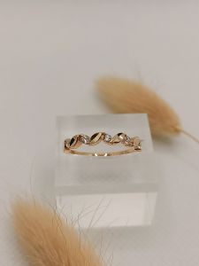Cincin emas 8k model simple variasi permata putih
