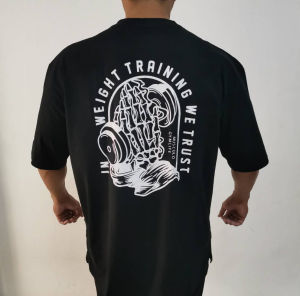 Musculo เสื้อยืดทรงโอเวอร์ไซส์ พิมลาย Weight training