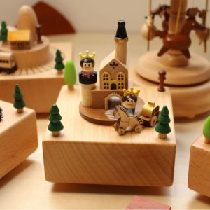 DIY Log Ornaments Home Decor Handmade Wooden Music Box Creative Retro Rotating Music Box Christmas Birthday Gift