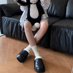 LHshoess มาแรงในตอนนี้ รองเท้าแตะแฟชั่น วัสดุยางนิ่มมาก สวมใส่สบาย ใส่ได้ทุกเพศทุกวัย ใครใส่ก็ดูดี ราคาไม่แพง สั่งเลย พร้อมส่งทั่วไทยแล้ว