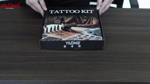 ชุดสักไร้สายสำหรับผู้เริ่มต้น - เครื่องสักพร้อมแหล่งจ่ายไฟความจุ 1200 mAh ชุดปากกาสักพร้อมเข็มสัก 10 ชิ้น กระดาษถ่ายโอน และผิวฝึกสักขนาด 3 มม.