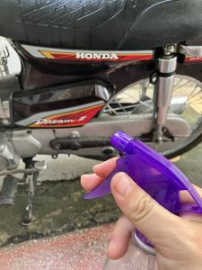 Vòi xịt tưới cây gắn chai nước ngọt