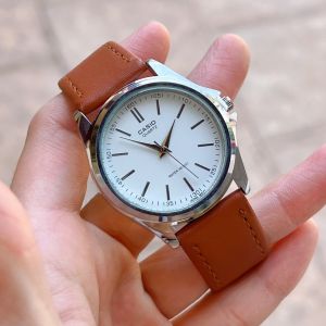 Watchiend นาฬิกาข้อมือคาสิโอ หน้าปัดมีสองขนาด 3035มม. ระบบควอทช์ สายหนัง พร้อมกล่อง